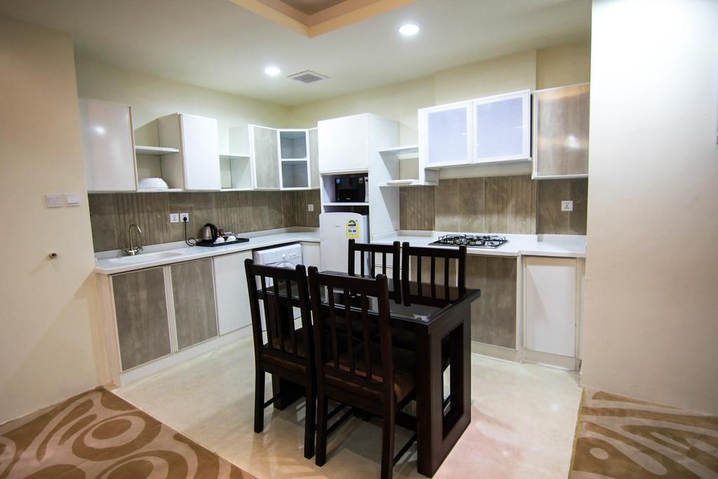 Rest Night Serviced Apartments- Alhamra Ριάντ Εξωτερικό φωτογραφία A modern kitchen