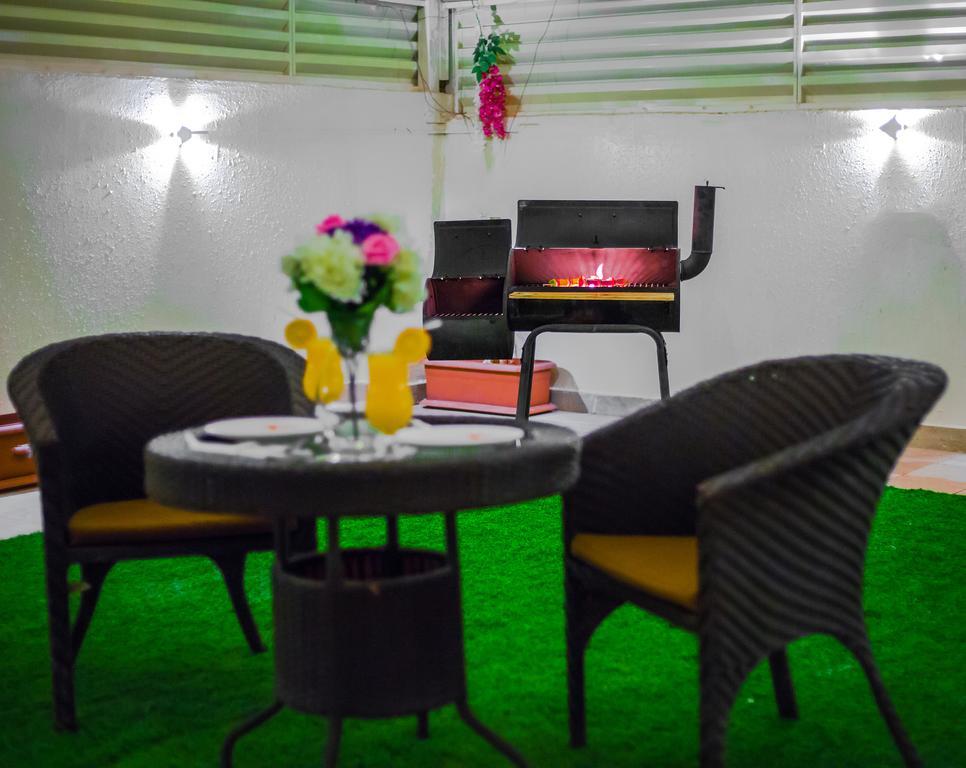 Rest Night Serviced Apartments- Alhamra Ριάντ Εξωτερικό φωτογραφία A barbecue in a hotel