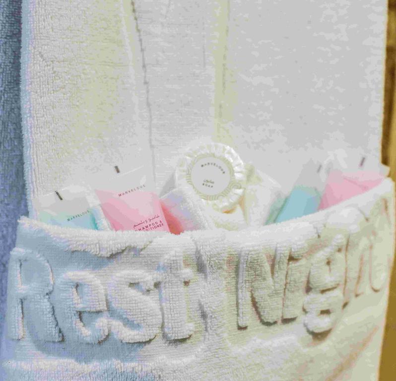 Rest Night Serviced Apartments- Alhamra Ριάντ Εξωτερικό φωτογραφία A basket of toiletries