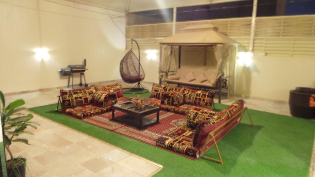 Rest Night Serviced Apartments- Alhamra Ριάντ Εξωτερικό φωτογραφία A majlis in a hotel in Dubai
